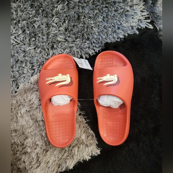 Lacoste  serve slide (unisex) (black and red) available - Picture 5 of 10